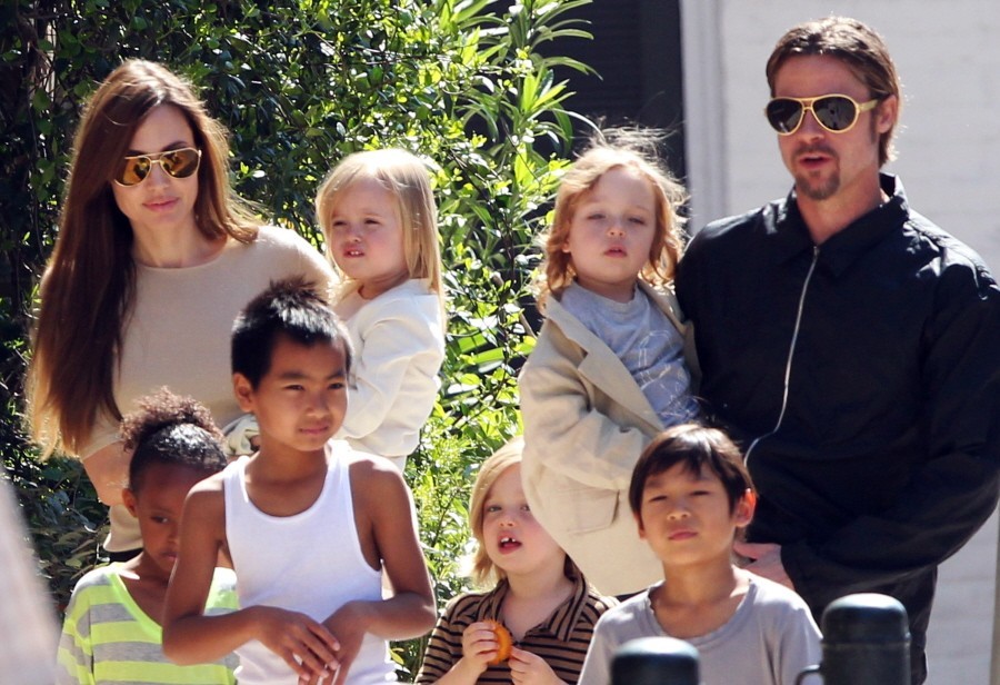 famiglia-pitt-jolie-adozione