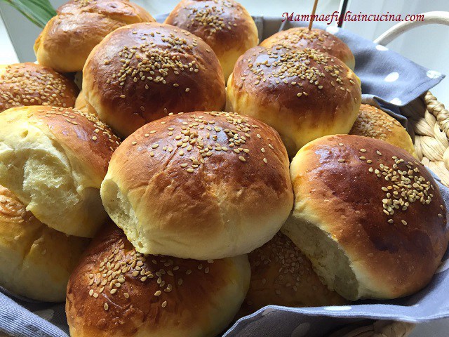 pane-fatto-in-casa-panini-di-cena-messinesi-ricette-cucina-foodblogger-mammaefigliaincucina-just4mom
