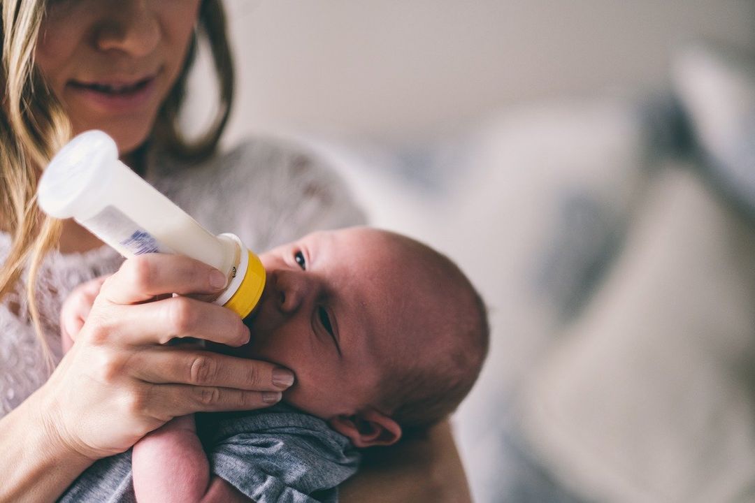 allattamento-latte-vaccino-quando-neonato